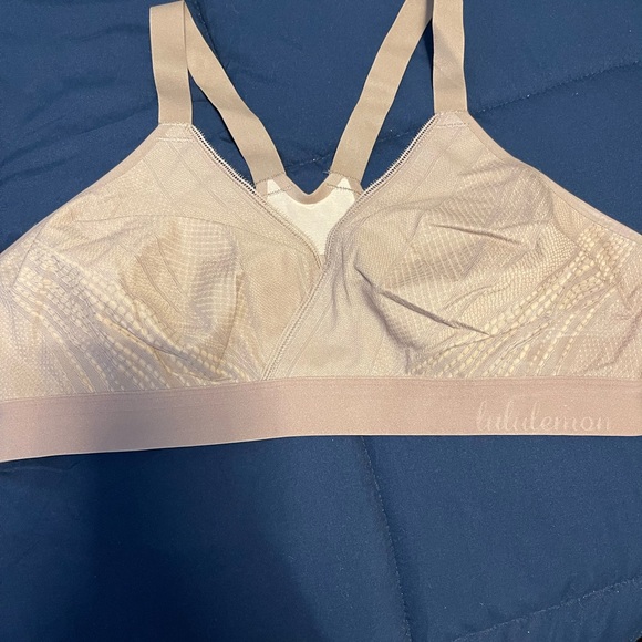 Lululemon bra - Picture 1 of 3